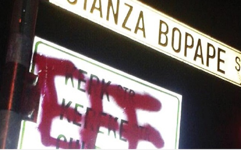 EFF Vandalise Street Signs